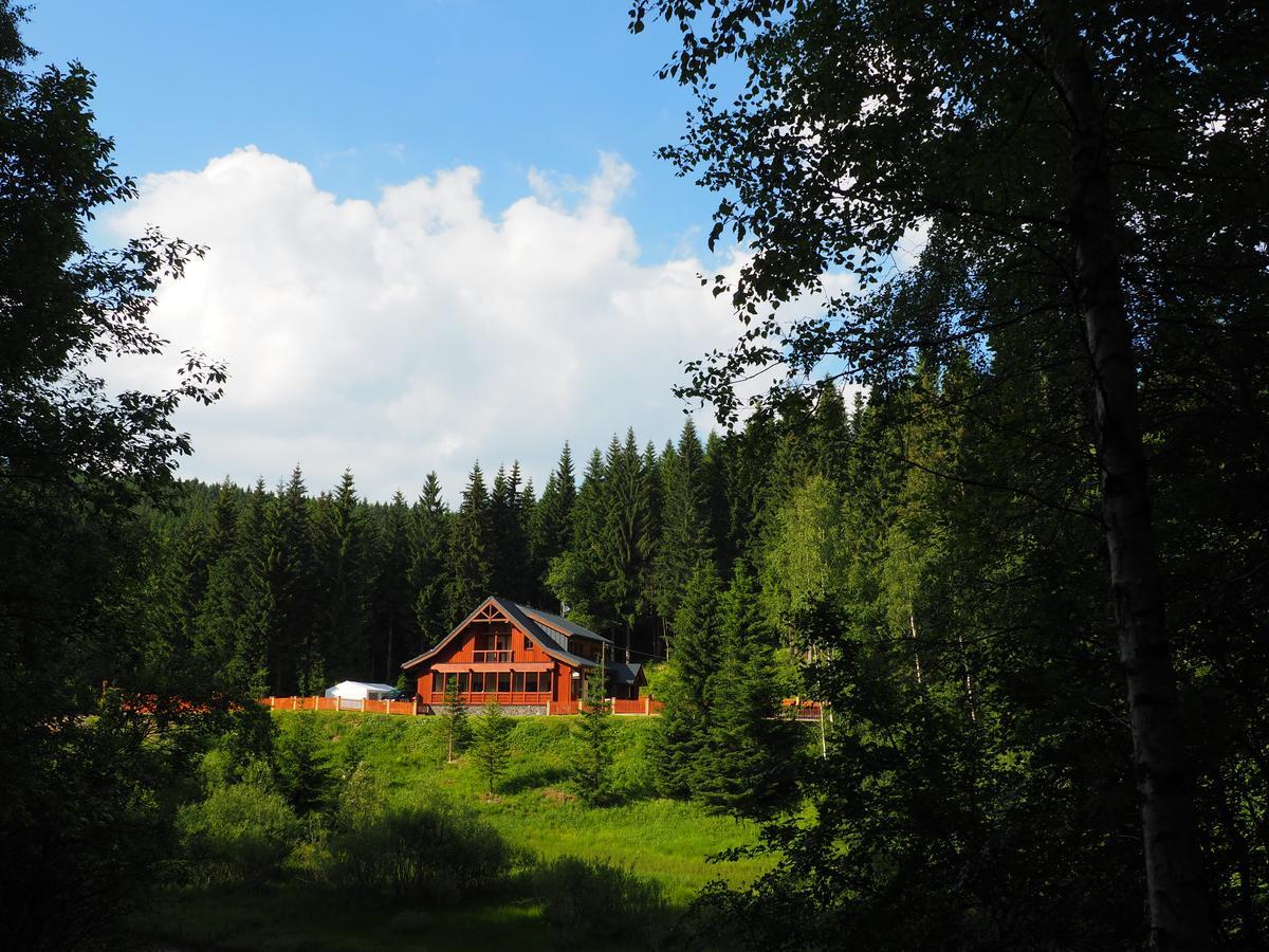 Jezirko Lesni Restaurant & Penzion Jáchymov Zewnętrze zdjęcie