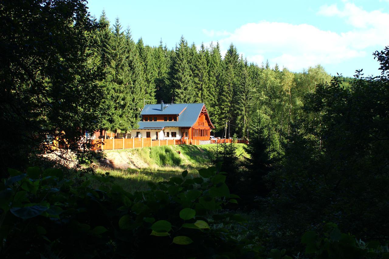 Jezirko Lesni Restaurant & Penzion Jáchymov Zewnętrze zdjęcie
