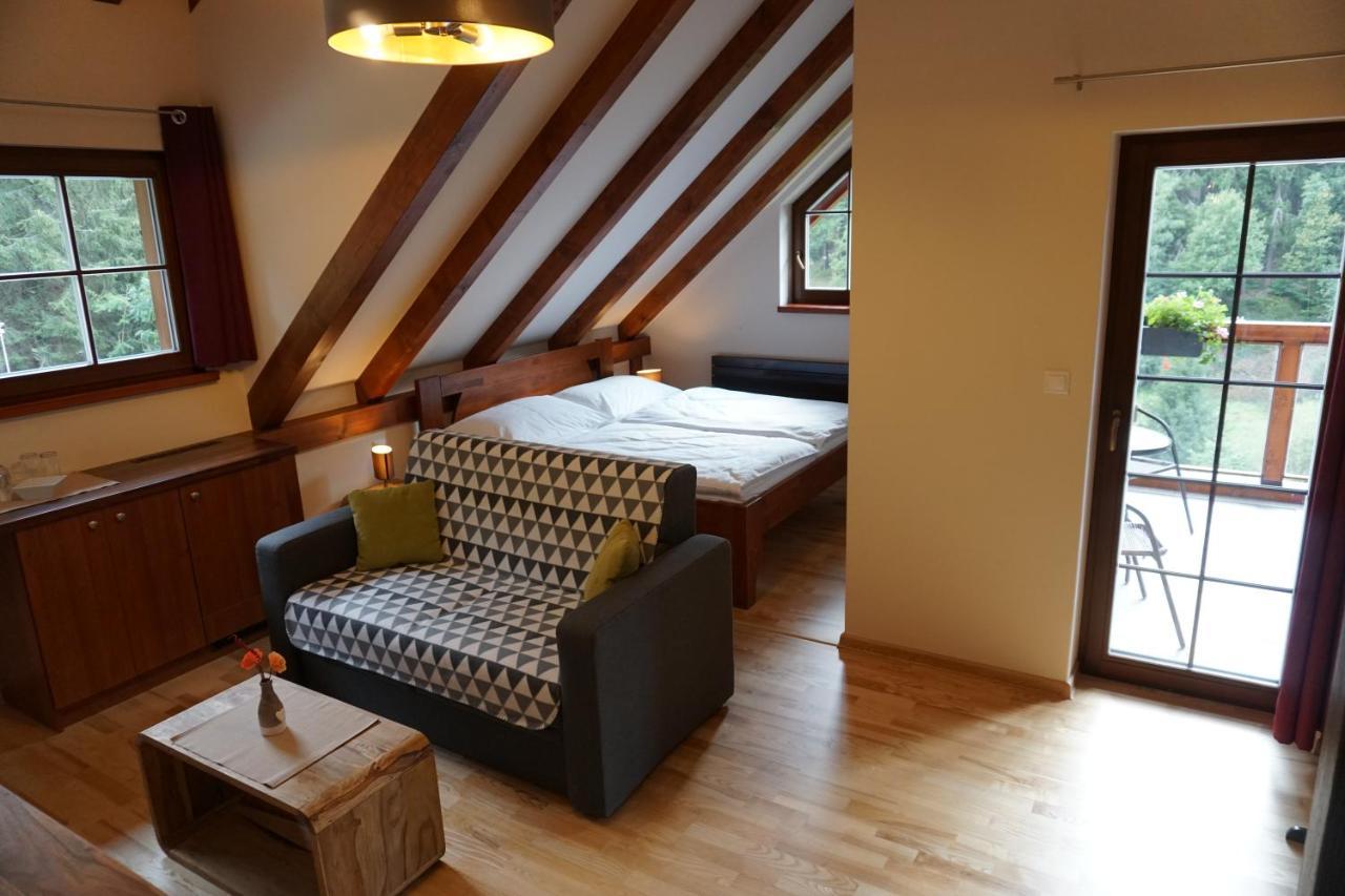 Jezirko Lesni Restaurant & Penzion Jáchymov Zewnętrze zdjęcie