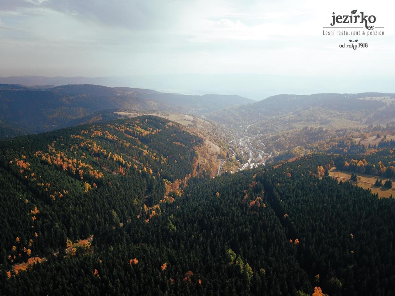 Jezirko Lesni Restaurant & Penzion Jáchymov Zewnętrze zdjęcie